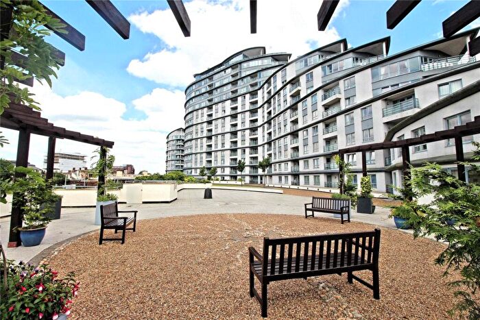 1 Bedroom Flat For Sale In Centrium, Station Approach, Woking, Surrey, GU22