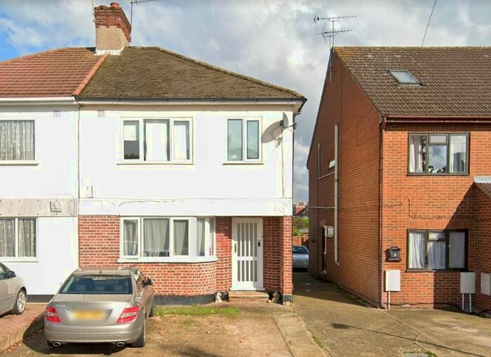1 Bedroom Flat To Rent In Tudor Walk, Watford, WD24
