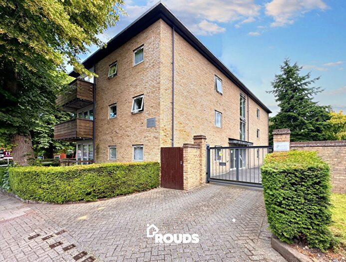 2 Bedroom Flat To Rent In Flat, Glyde Court, Hazelwood Road, Birmingham, West Midlands, B27