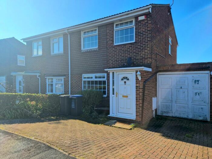 3 Bedroom Semi-Detached House To Rent In Birchington, CT7