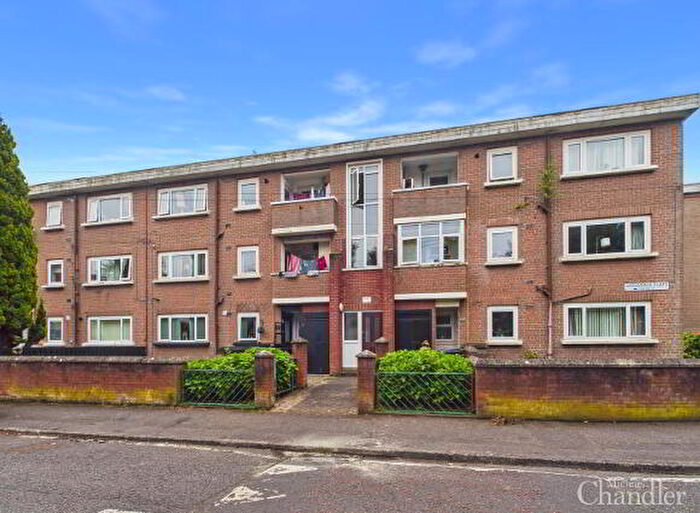 3 Bedroom Apartments For Sale In Annadale Flats, Belfast, BT7
