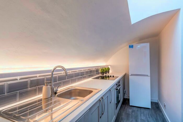 6 Bedroom Terraced House To Rent In St. Georges Buildings, Bath, BA1