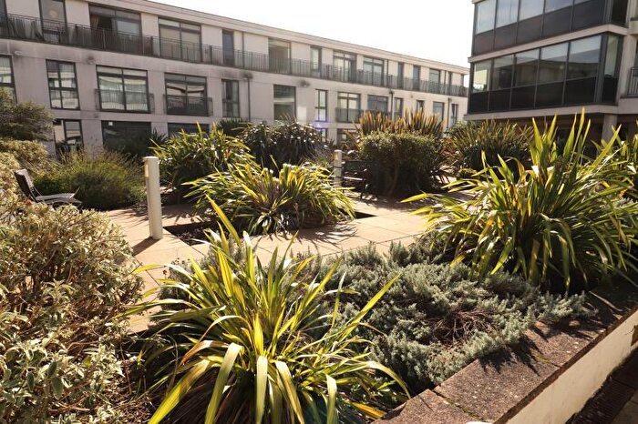 1 Bedroom Apartment To Rent In Fox House, Chertsey, KT16