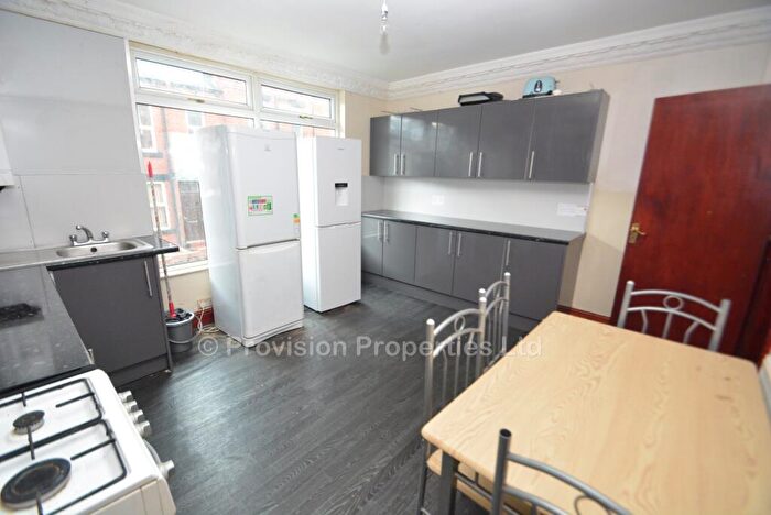 5 Bedroom Terraced House To Rent In Manor Drive, Hyde Park, Leeds, LS6