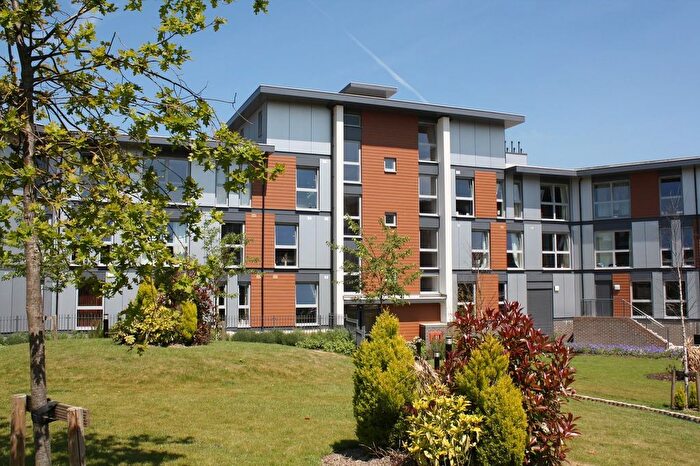 1 Bedroom Flat To Rent In Howlands Court, Commonwealth Drive, Crawley, West Sussex., RH10