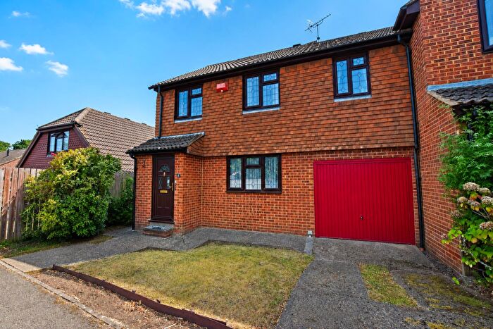 3 Bedroom Semi-Detached House For Sale In The Mailyns, Rainham, ME8