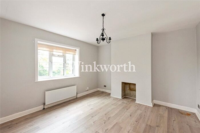 2 Bedroom Flat For Sale In Manor Court, High Street, London, N14