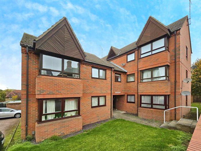 1 Bedroom Flat To Rent In Chichele Court, North Street, Rushden, Northants, NN10