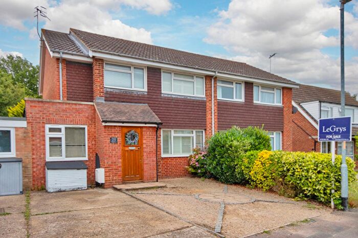 3 Bedroom Semi-Detached House For Sale In Forge Croft, Edenbridge, TN8