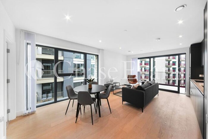 2 Bedroom Flat To Rent In Heygate Street, Elephant And Castle, London, SE17