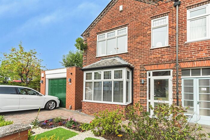 3 Bedroom Semi-Detached House For Sale In Alexandra Avenue, Mansfield, NG18