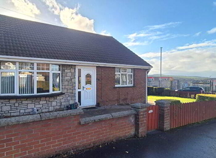 4 Bedroom Semi-Detached House For Sale In Daisy Hill Park, Derry, BT48