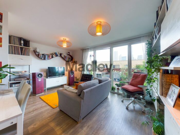 1 Bedroom Flat To Rent In Blondin Way, London, SE16