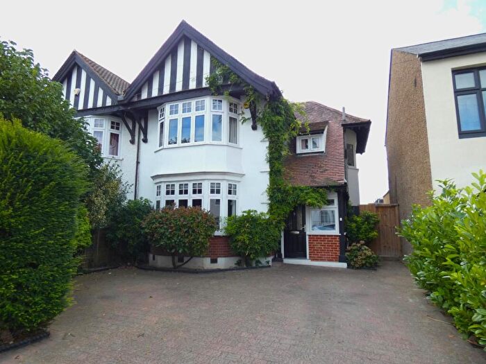 5 Bedroom Semi-Detached House For Sale In Sun Lane, Gravesend, DA12