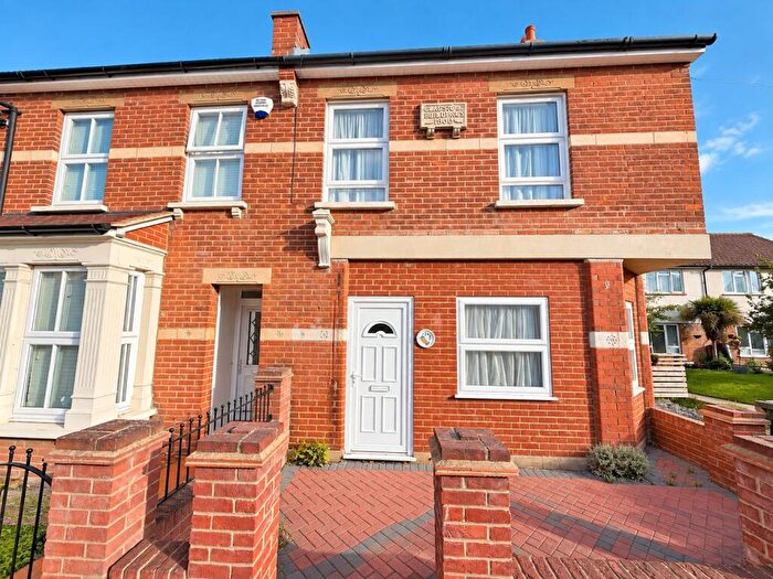 4 Bedroom House To Rent In High Street, Great Wakering, SS3