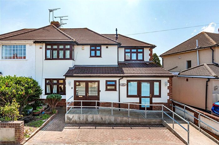 6 Bedroom Semi-Detached House To Rent In Lancaster Drive, Hornchurch, RM12