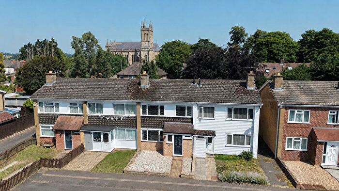 3 Bedroom Terraced House For Sale In Meadow Way, Theale, Reading, RG7