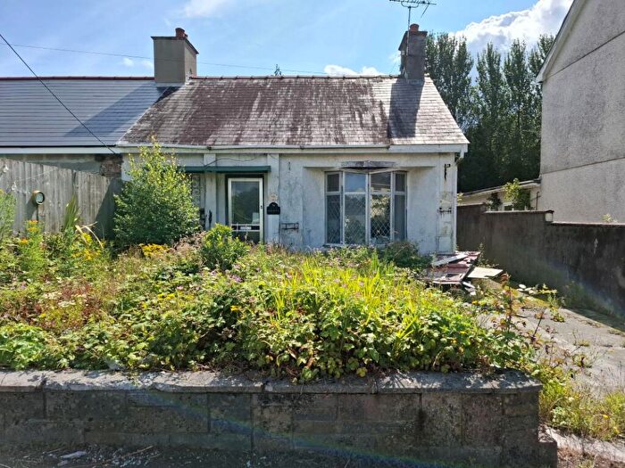 2 Bedroom Bungalow For Sale In Dolwen, Thornhill Road, Cwmgwili, Llanelli, Dyfed, SA14