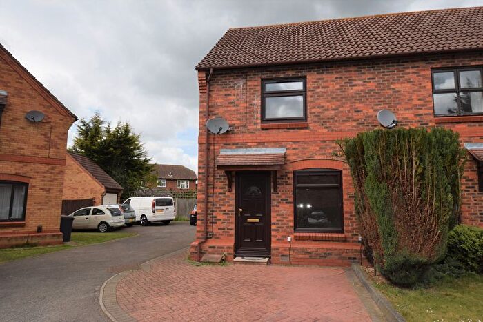 2 Bedroom End Of Terrace House To Rent In Muirfield, Luton, LU2