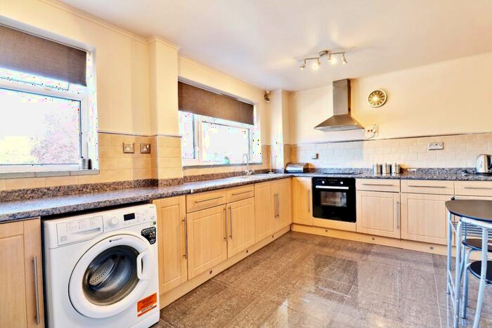 2 Bedroom Maisonette To Rent In Farnaby Road, Shortlands, Bromley, BR1