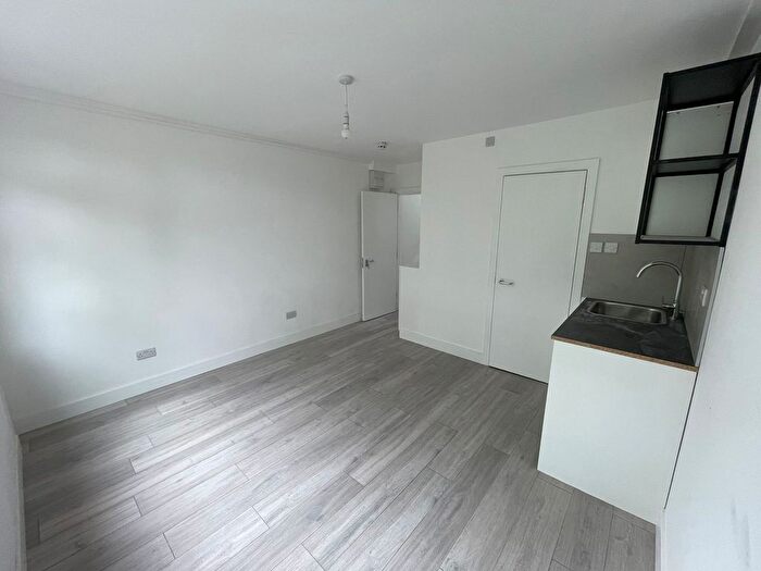 1 Bedroom Studio To Rent In Coburg Crescent, London, SW2