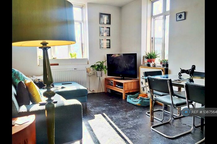 2 Bedroom Flat To Rent In Shacklewell Lane, London, E8