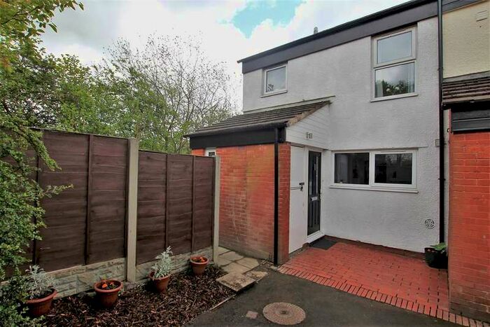 3 Bedroom End Of Terrace House To Rent In Mendip Road, Clayton-le-woods, Leyland, PR25