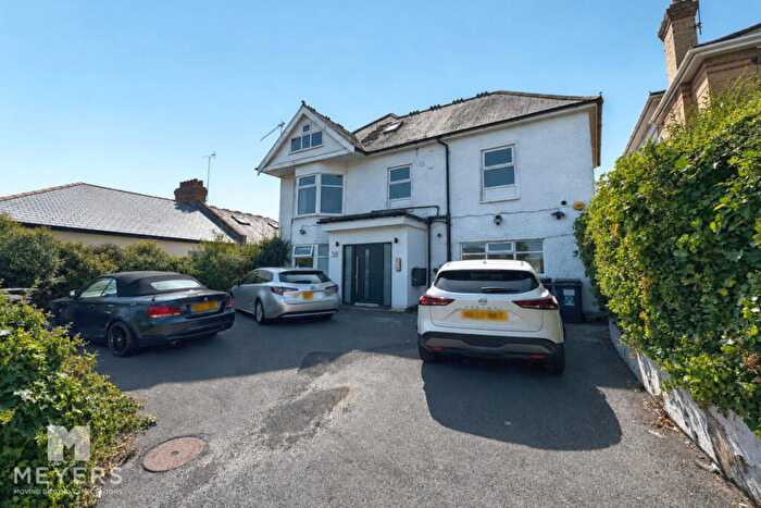 3 Bedroom Flat To Rent In Carlton Road, Bournemouth, BH1