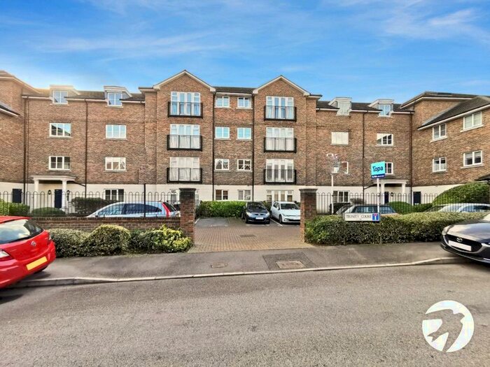 2 Bedroom Flat To Rent In Baker Crescent, Dartford, Kent, DA1