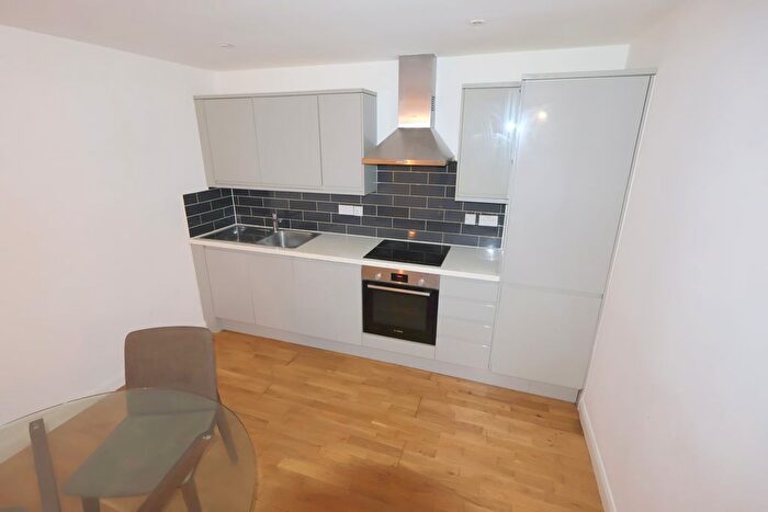 2 Bedroom Flat To Rent In Market Street, Woolwich, SE18