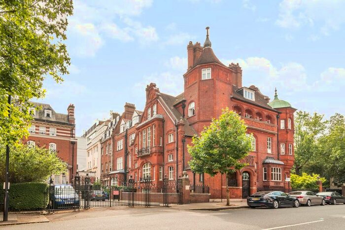 2 Bedroom Flat To Rent In Palace Court, Notting Hill, London, W2