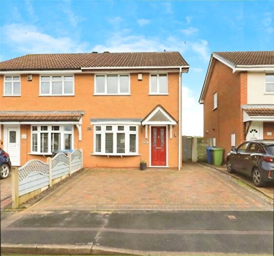 3 Bedroom Semi Detached House For Sale In Stephenson Drive, Perton, Wolverhampton, Staffordshire, WV6