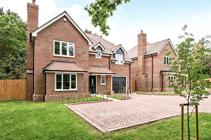 5 Bedroom Detached House For Sale In Bartley Heath, North Warnborough, Hook, Hampshire, RG29