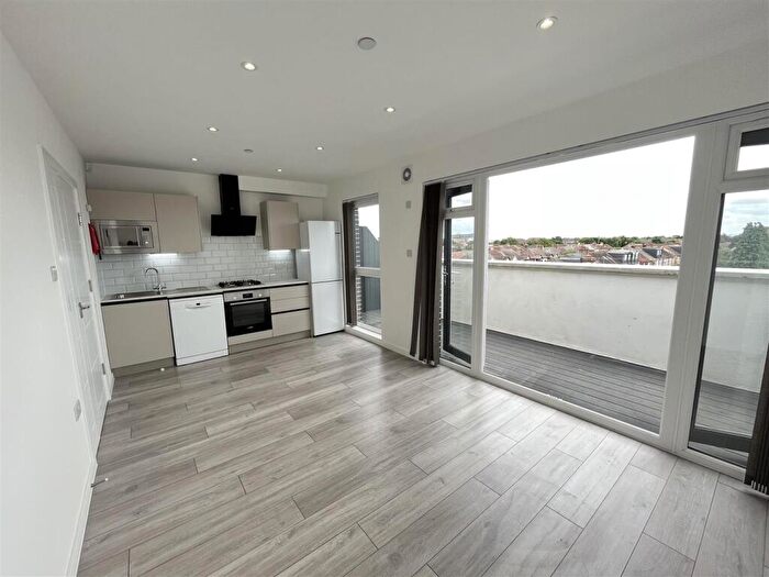 1 Bedroom Flat To Rent In High Road, Chadwell Heath, RM6