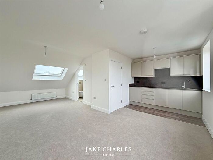 Studio To Rent In Ashfield Road, Southgate, London, N14