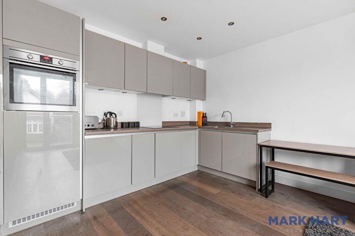 1 Bedroom Flat For Sale In Knoll Rise, Orpington, BR6
