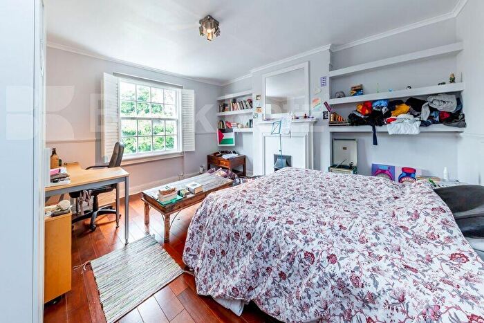 3 Bedroom Flat To Rent In Camden Road, Camden Borders, N7