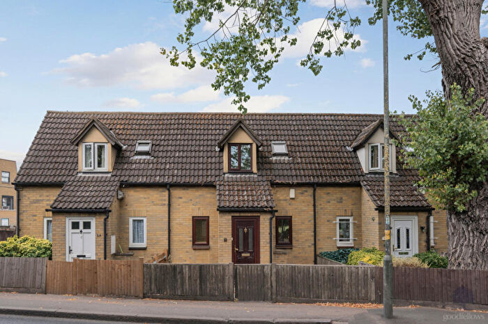 1 Bedroom House To Rent In Grove Road, Mitcham, Surrey, CR4