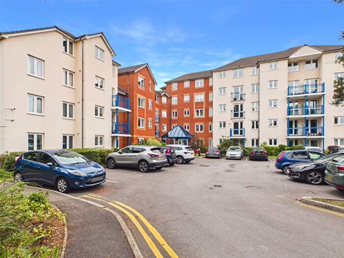 2 Bedroom Flat For Sale In Beach Road, Weston-Super-Mare, North Somerset, BS23