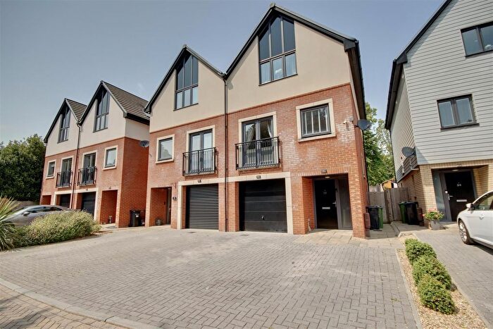 3 Bedroom Town House To Rent In Nautilus Drive, Portsmouth, PO6