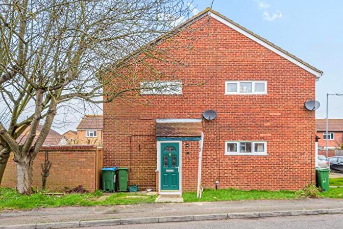 1 Bedroom Terraced House To Rent In Lambourne Avenue, Aylesbury, HP21