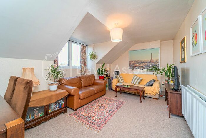 2 Bedroom Flat To Rent In Cecile Park, Crouch End, London, N8