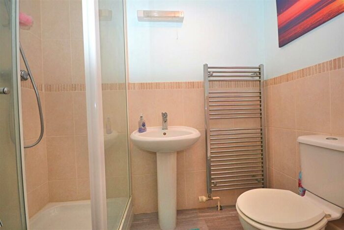 2 Bedroom Flat For Sale In Dorchester Road, Weymouth, DT4