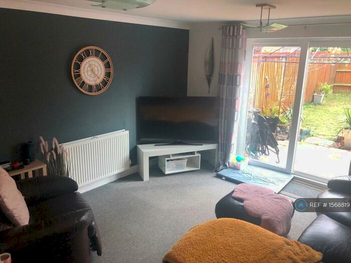 4 Bedroom Terraced House To Rent In Grants Yard, Burton-On-Trent, DE14