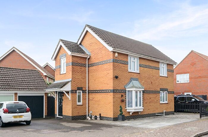 3 Bedroom Detached House For Sale In Poplar Close, South Ockendon, Essex, RM15