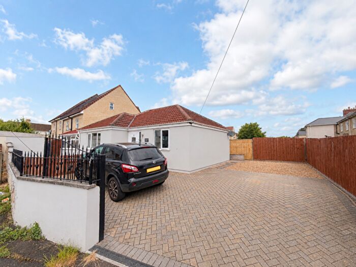 2 Bedroom Detached Bungalow For Sale In Sawthum Place, Glebelands, Westfield, BA3