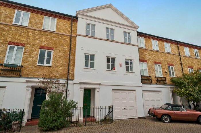4 Bedroom Terraced House To Rent In Vestry Mews, London, SE5