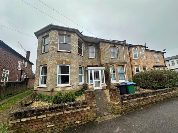 1 Bedroom Flat To Rent In St. Johns Road, Watford, WD17