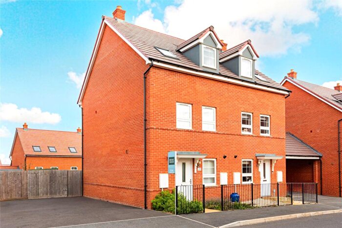 3 Bedroom Semi-Detached House For Sale In Buccas Lane, Buckingham, Buckinghamshire, MK18