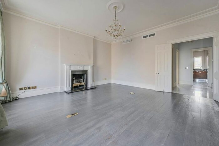 2 Bedroom Flat To Rent In Eaton Place, Belgravia, London, SW1X